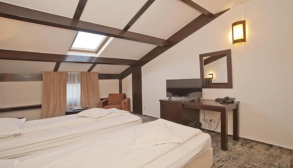 Hotel Regina シナヤ エクステリア 写真